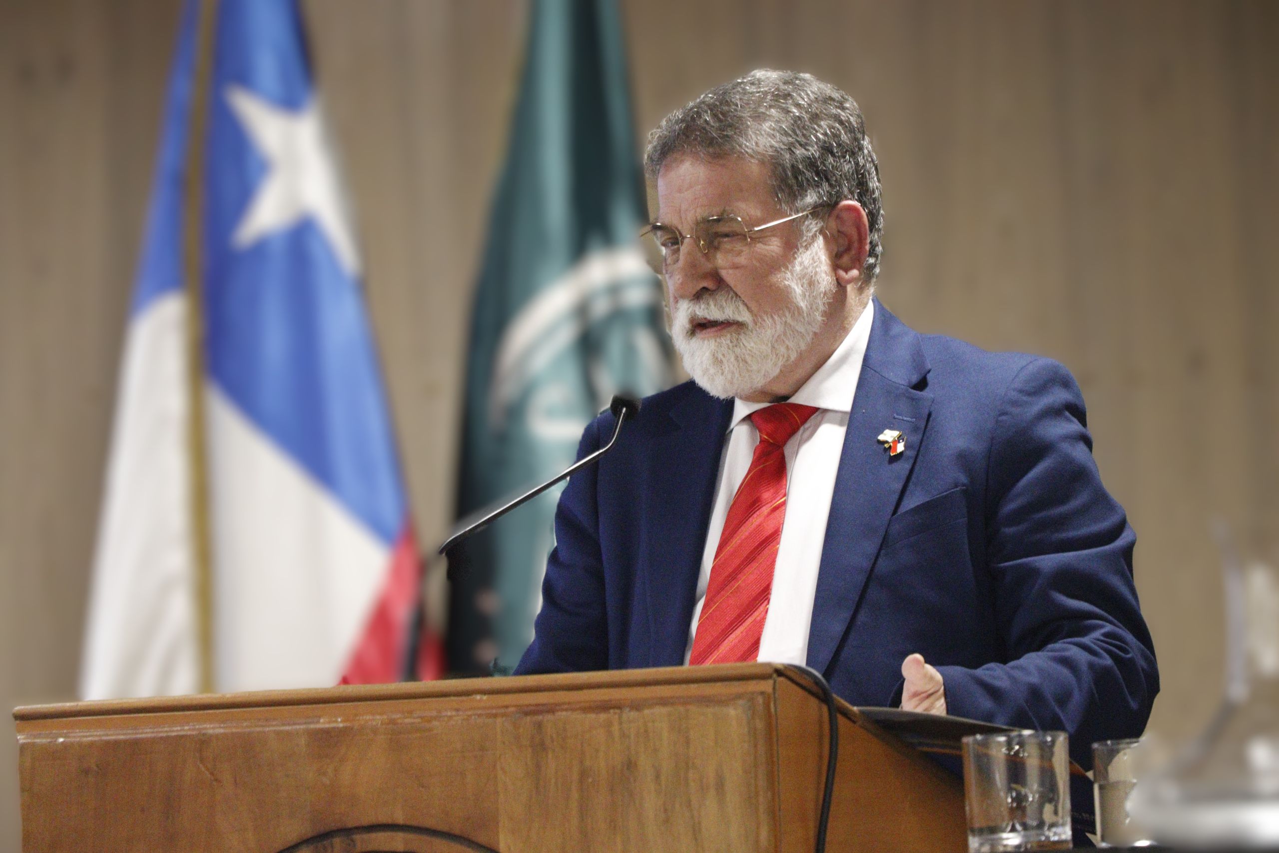 Luis Cuvertino.